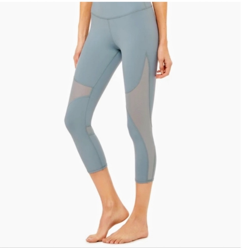 Alo Yoga Coast Capri Leggings High Waist Mesh Cropped Women’s size S Blue Haze
